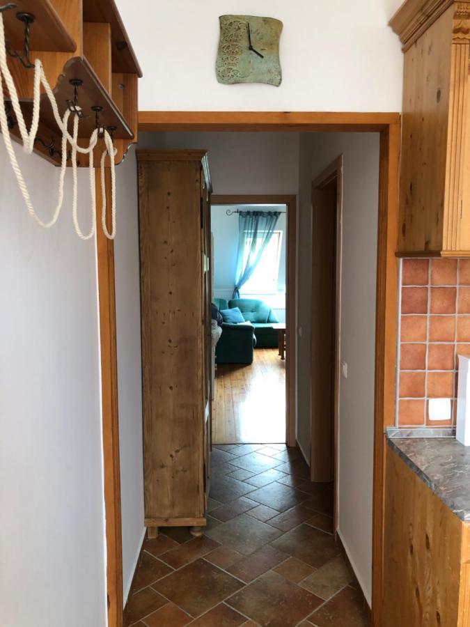 Capri Apartman Eger Exterior foto